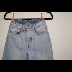 Brandy Melville Straight leg jeans!